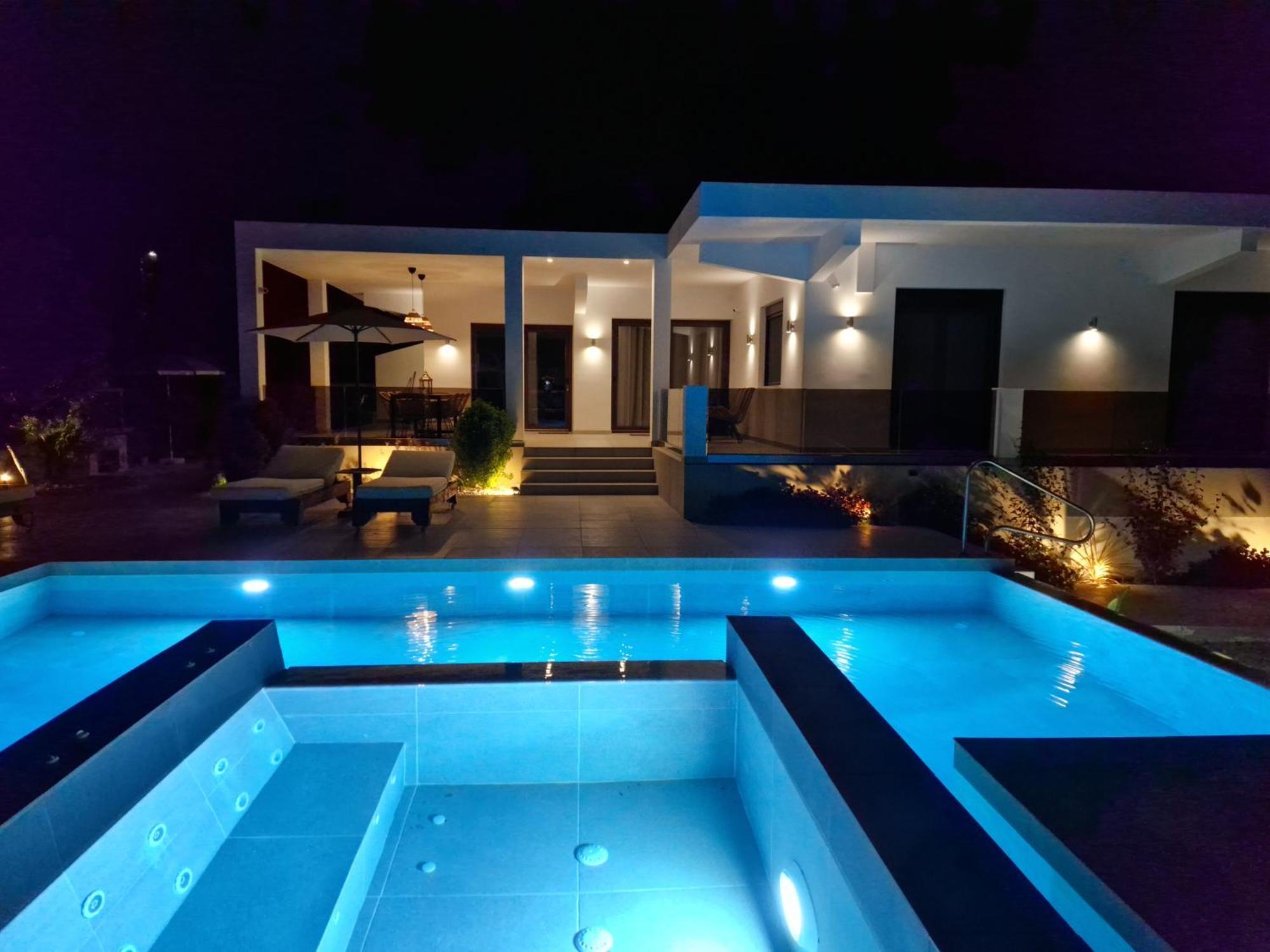 Luxury Villa Anemone With Private Pool Пастида Экстерьер фото